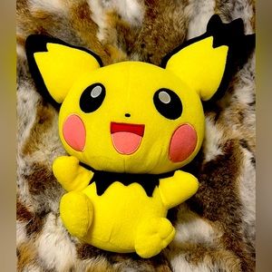 NWOT  Authentic Pikachu Pokemon  Nintendo Center Original Plush 2009